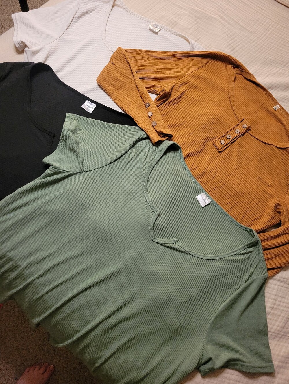 BUNDLE- Basic Tops 2X - Picture 2 of 2
